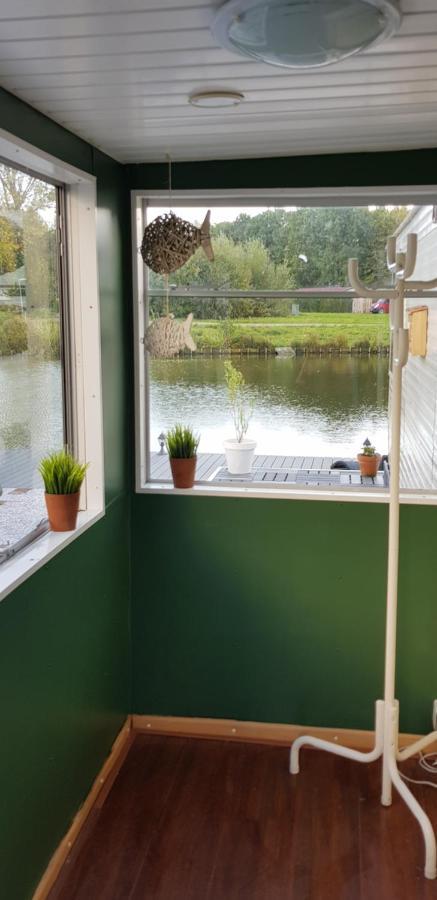 Villa Carafun Aan Het Water Ooltgensplaat Exterior foto