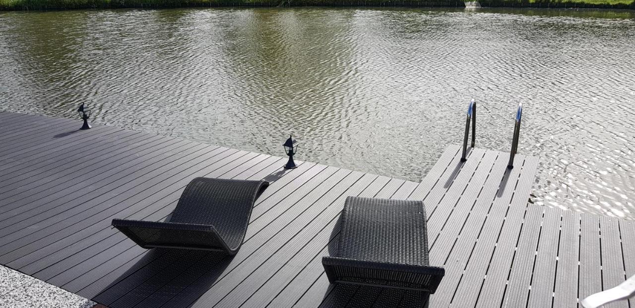Villa Carafun Aan Het Water Ooltgensplaat Exterior foto