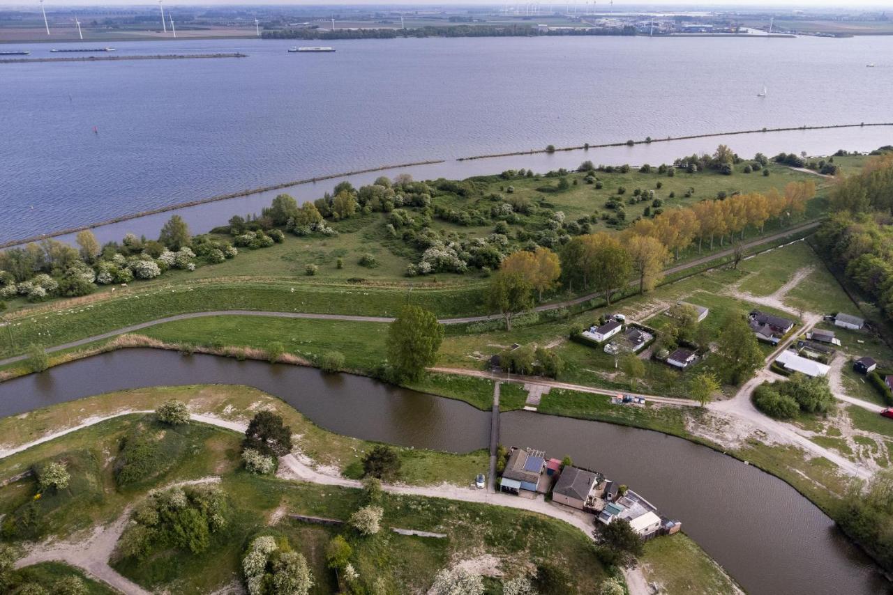 Villa Carafun Aan Het Water Ooltgensplaat Exterior foto